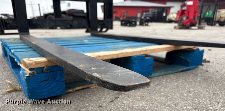 image for item FG2511 2025 Giyi skid steer forks