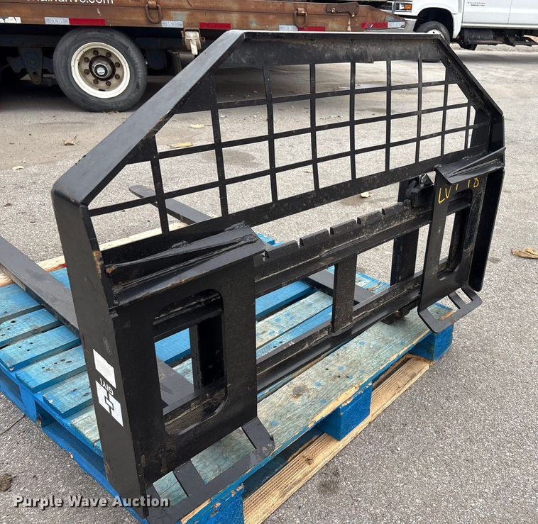 image for item FG2511 2025 Giyi skid steer forks