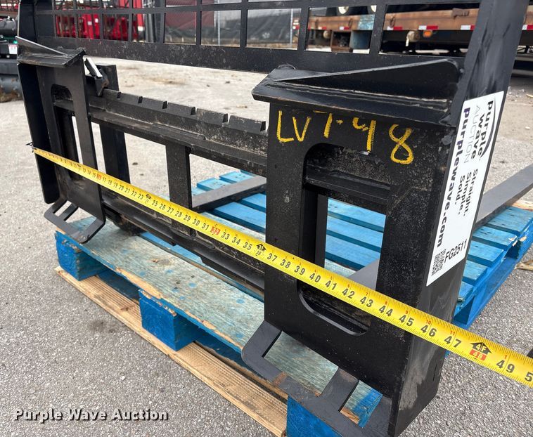 image for item FG2511 2025 Giyi skid steer forks