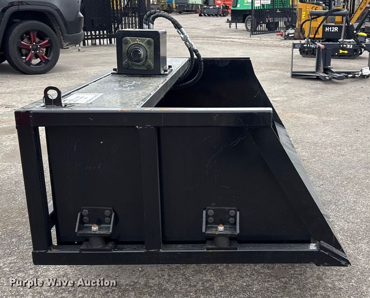 image for item FG2555 2025 GIYI VB59 skid steer vibratory screening bucket