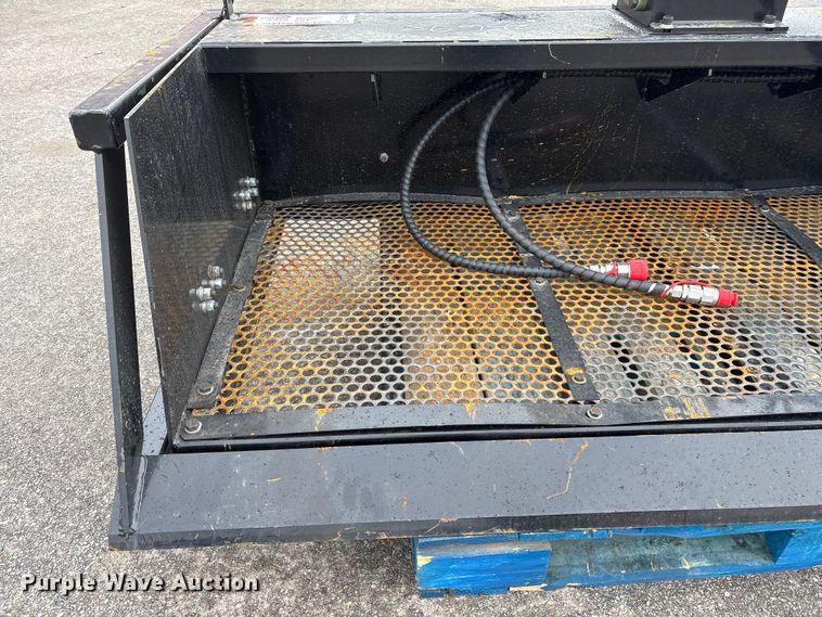 image for item FG2555 2025 GIYI VB59 skid steer vibratory screening bucket