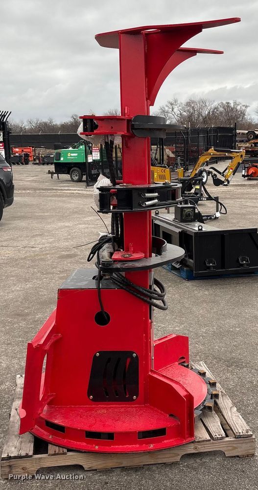 image for item FG2556 2025 GIYI FB30  skid steer feller buncher