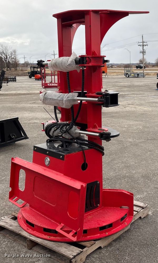 image for item FG2556 2025 GIYI FB30  skid steer feller buncher