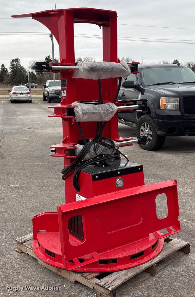 image for item FG2556 2025 GIYI FB30  skid steer feller buncher