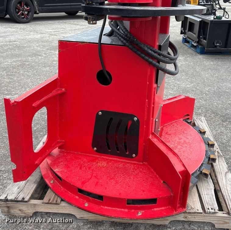 image for item FG2556 2025 GIYI FB30  skid steer feller buncher