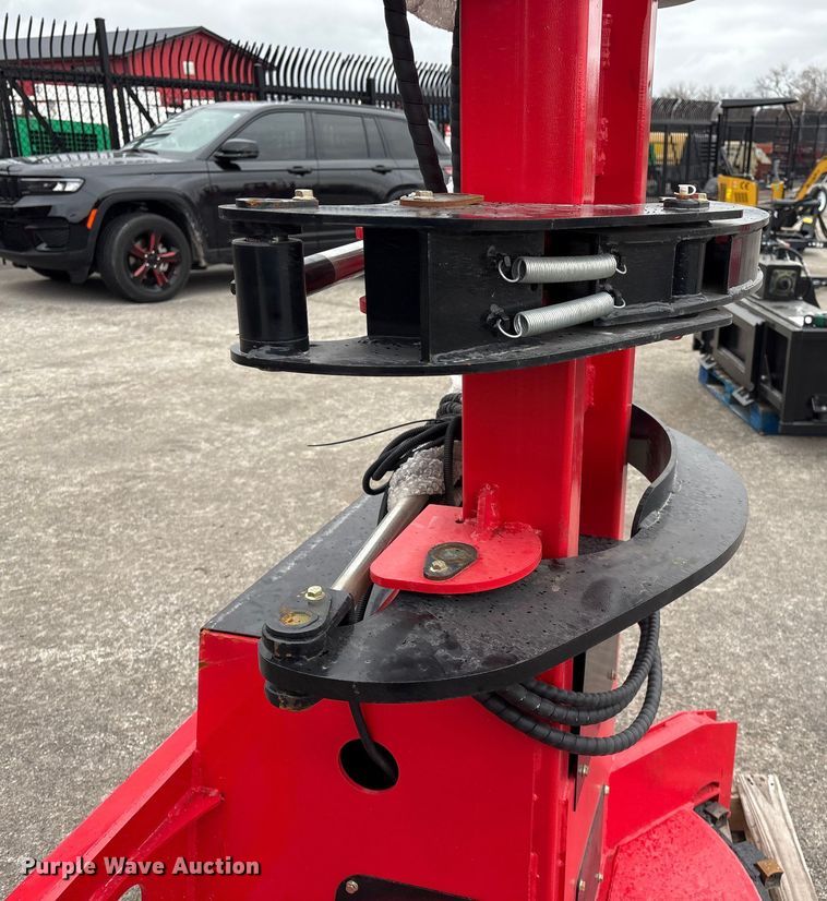 image for item FG2556 2025 GIYI FB30  skid steer feller buncher