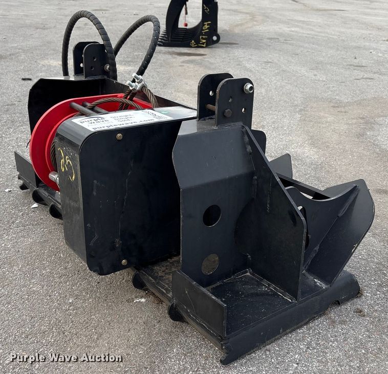 image for item FG2557 2025 GIYI LW45 skid steer logging winch