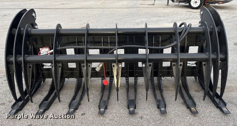 image for item FG2558 2025 Giyi CLG72 skid steer grapple bucket