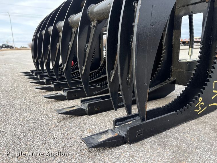 image for item FG2558 2025 Giyi CLG72 skid steer grapple bucket