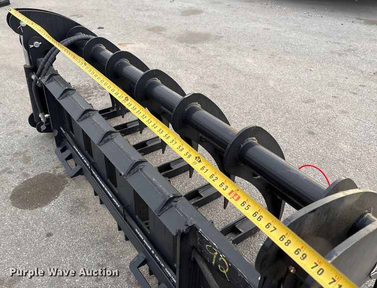 image for item FG2558 2025 Giyi CLG72 skid steer grapple bucket