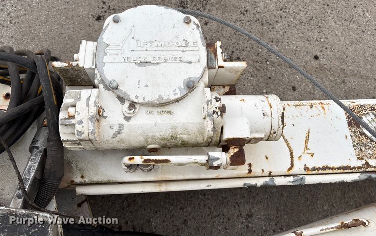 image for item FG2560 (3) Liftmoore cranes