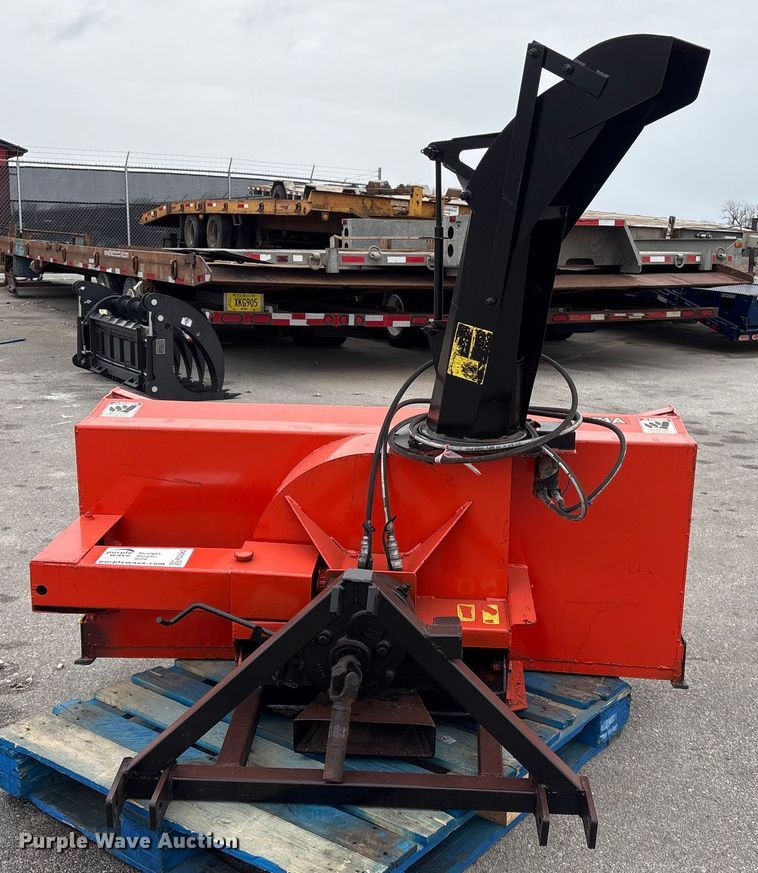 image for item FG2562 Kubota L2174A snow blower