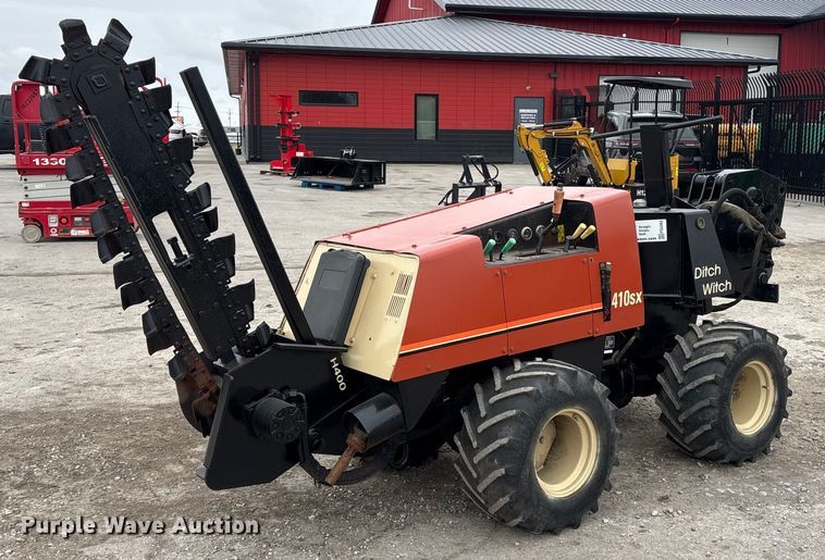 image for item FG2563 2000 Ditch Witch 410SXD vibratory cable plow