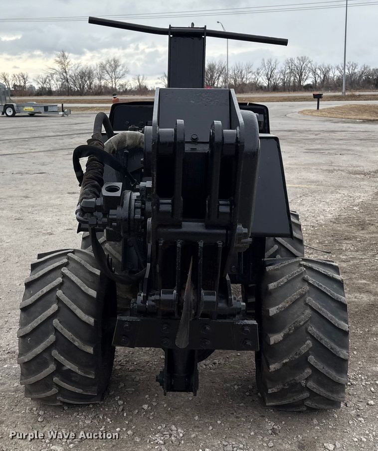 image for item FG2563 2000 Ditch Witch 410SXD vibratory cable plow