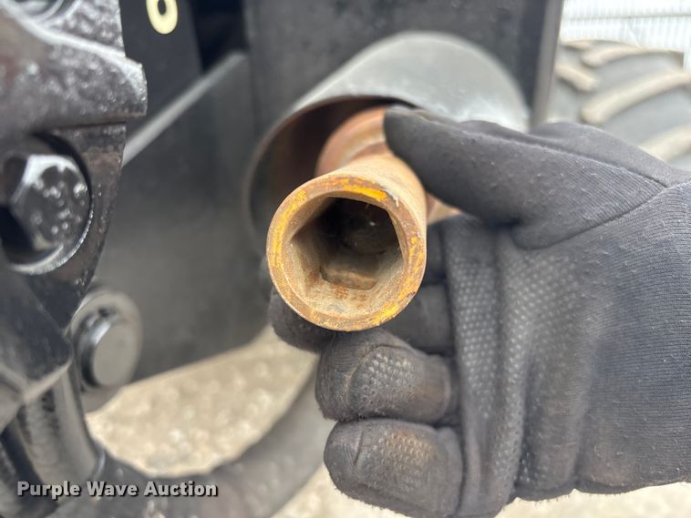 image for item FG2563 2000 Ditch Witch 410SXD vibratory cable plow