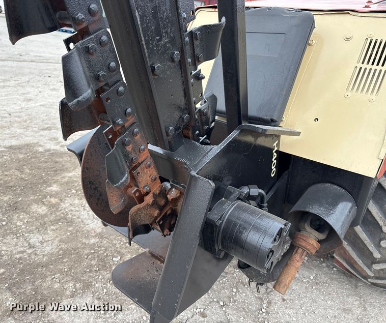image for item FG2563 2000 Ditch Witch 410SXD vibratory cable plow