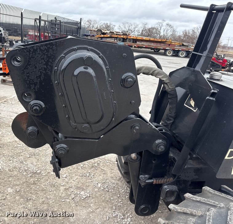 image for item FG2563 2000 Ditch Witch 410SXD vibratory cable plow