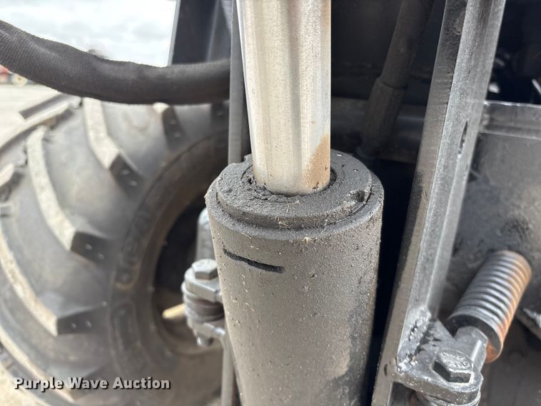 image for item FG2563 2000 Ditch Witch 410SXD vibratory cable plow