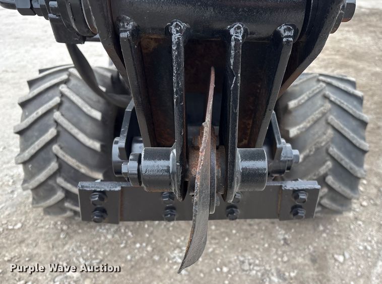 image for item FG2563 2000 Ditch Witch 410SXD vibratory cable plow