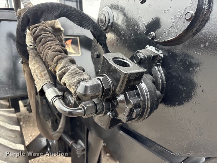 image for item FG2563 2000 Ditch Witch 410SXD vibratory cable plow