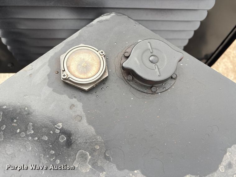 image for item FG2563 2000 Ditch Witch 410SXD vibratory cable plow