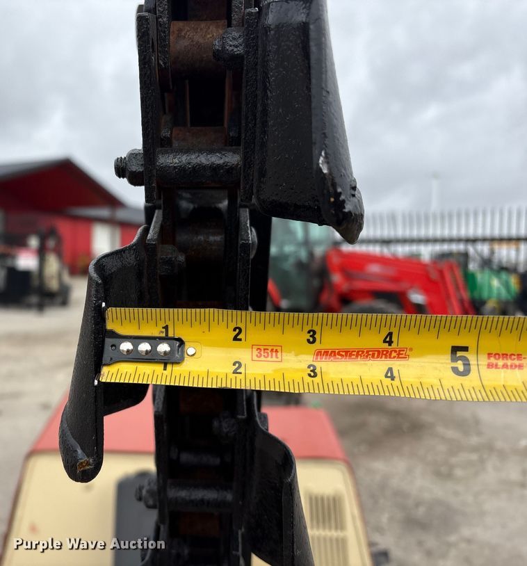 image for item FG2563 2000 Ditch Witch 410SXD vibratory cable plow