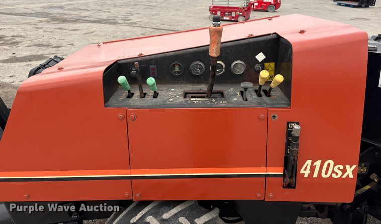 image for item FG2563 2000 Ditch Witch 410SXD vibratory cable plow