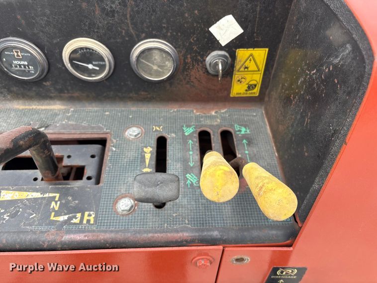 image for item FG2563 2000 Ditch Witch 410SXD vibratory cable plow