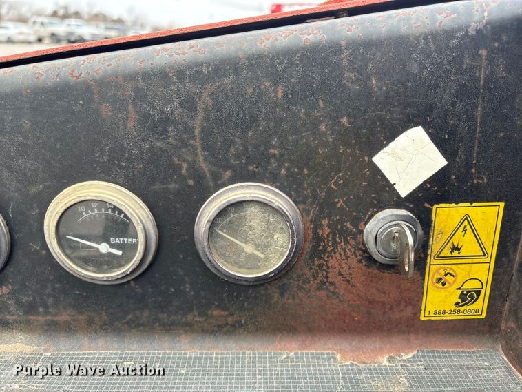 image for item FG2563 2000 Ditch Witch 410SXD vibratory cable plow