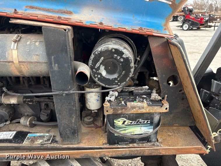 image for item FG2563 2000 Ditch Witch 410SXD vibratory cable plow