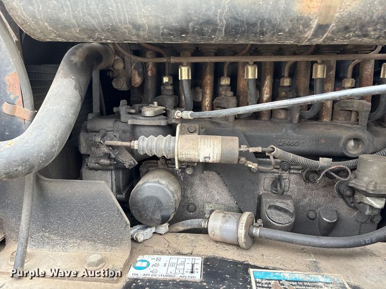 image for item FG2563 2000 Ditch Witch 410SXD vibratory cable plow