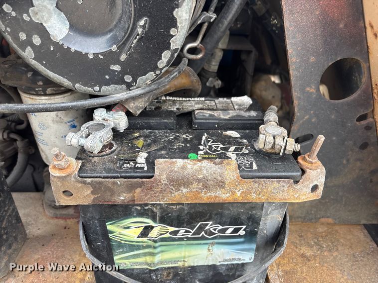 image for item FG2563 2000 Ditch Witch 410SXD vibratory cable plow