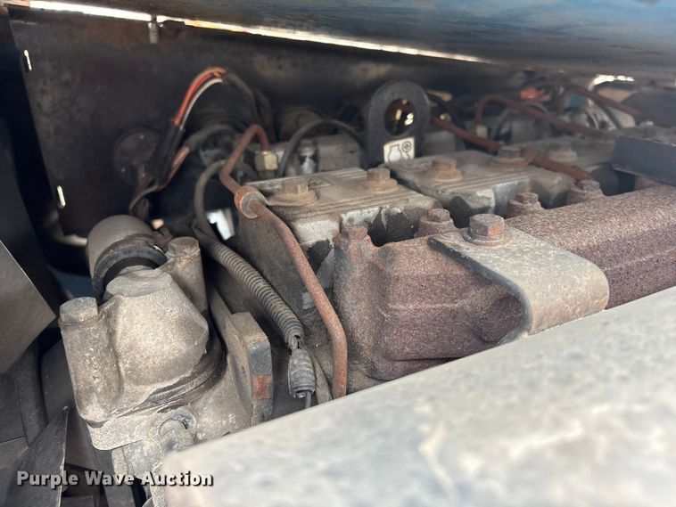 image for item FG2563 2000 Ditch Witch 410SXD vibratory cable plow