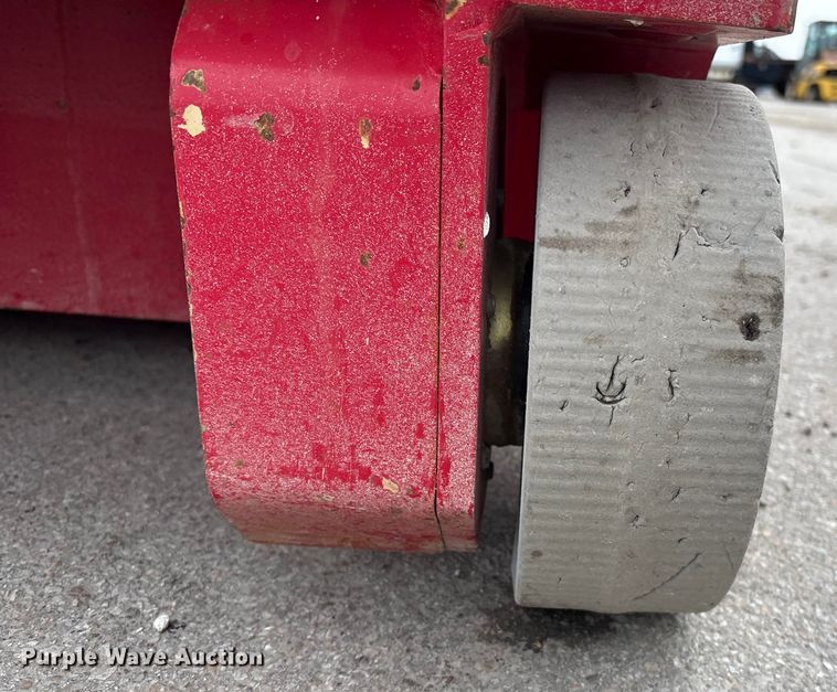 image for item FG2565 2018 MEC 1330SE scissor lift