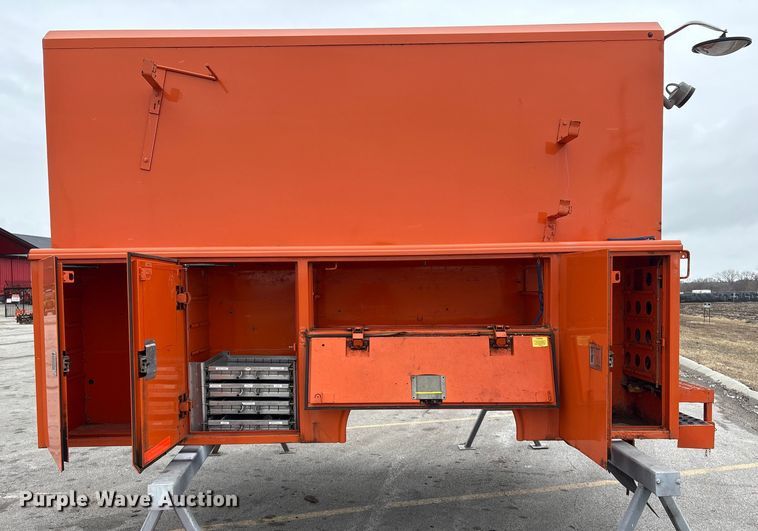 image for item FG2566 Reading UR132ADW-D utility bed