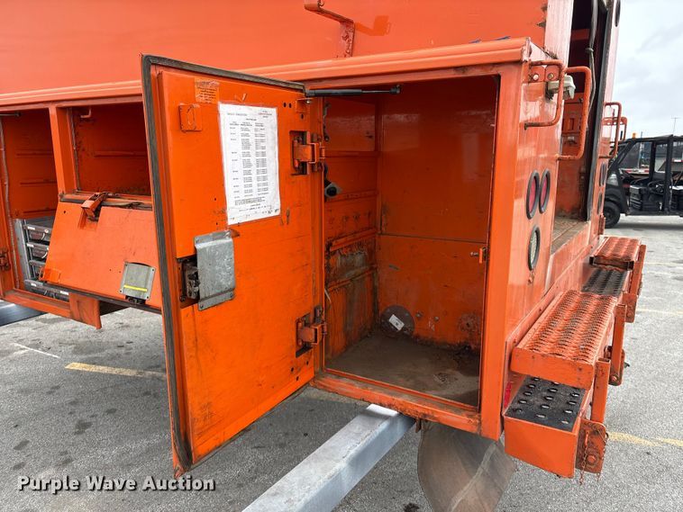 image for item FG2566 Reading UR132ADW-D utility bed