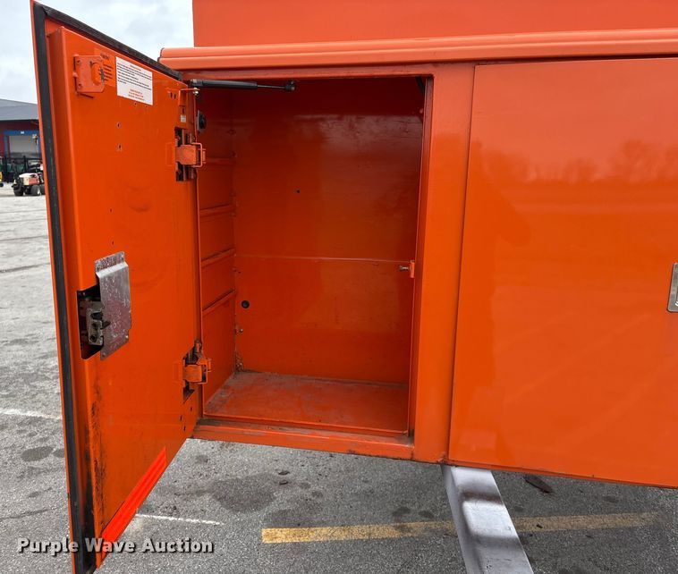 image for item FG2566 Reading UR132ADW-D utility bed