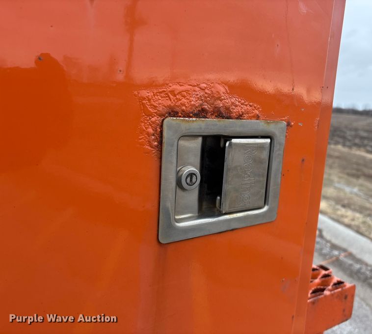 image for item FG2566 Reading UR132ADW-D utility bed