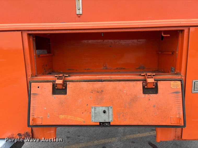 image for item FG2566 Reading UR132ADW-D utility bed