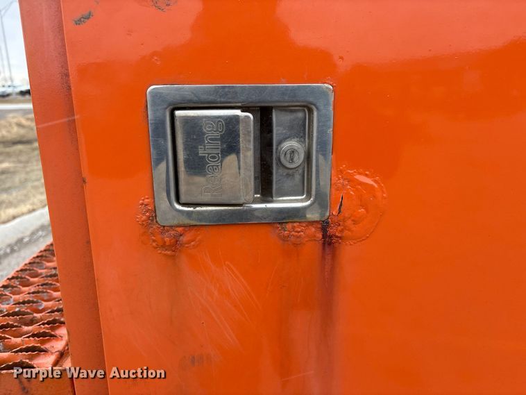 image for item FG2566 Reading UR132ADW-D utility bed