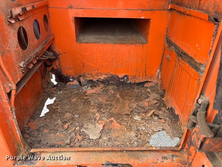 image for item FG2566 Reading UR132ADW-D utility bed