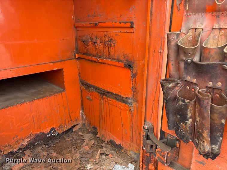 image for item FG2566 Reading UR132ADW-D utility bed