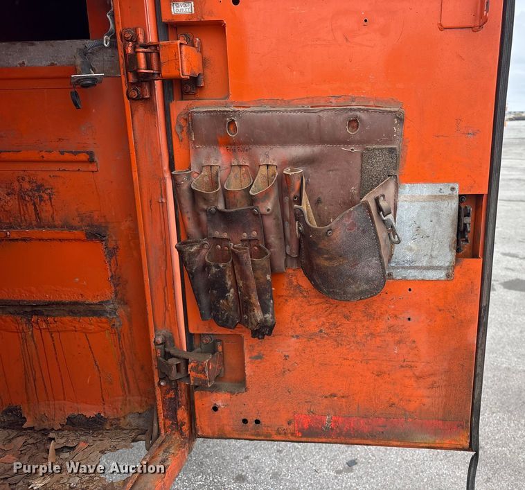 image for item FG2566 Reading UR132ADW-D utility bed