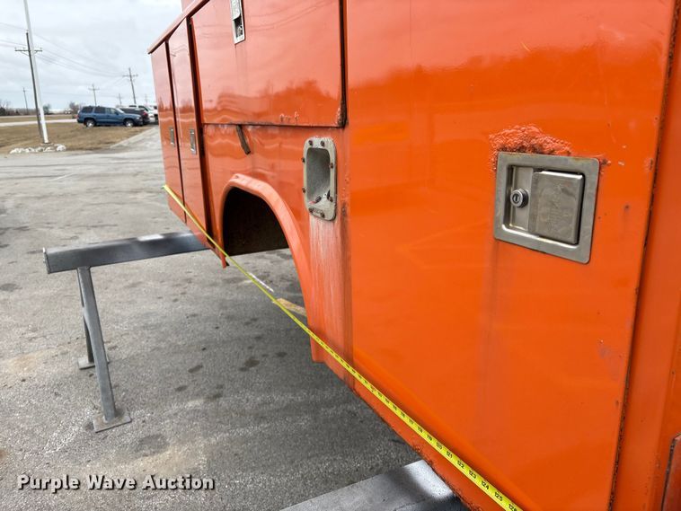 image for item FG2566 Reading UR132ADW-D utility bed