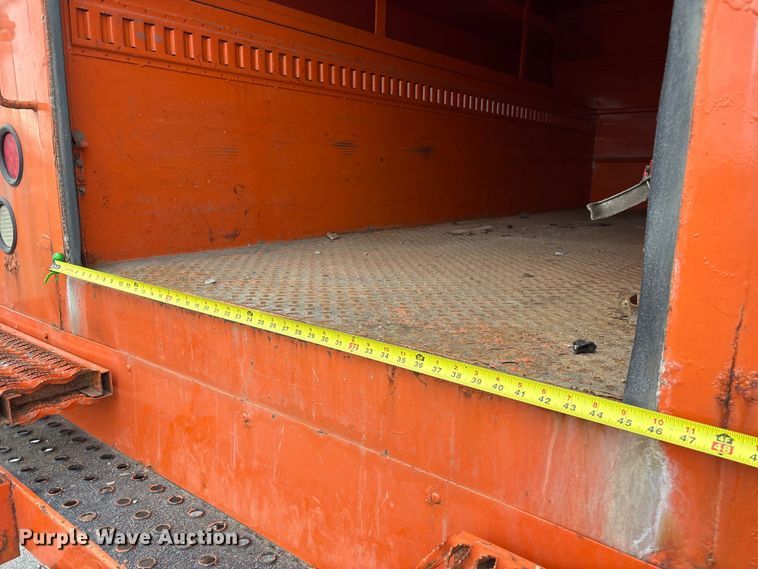 image for item FG2566 Reading UR132ADW-D utility bed