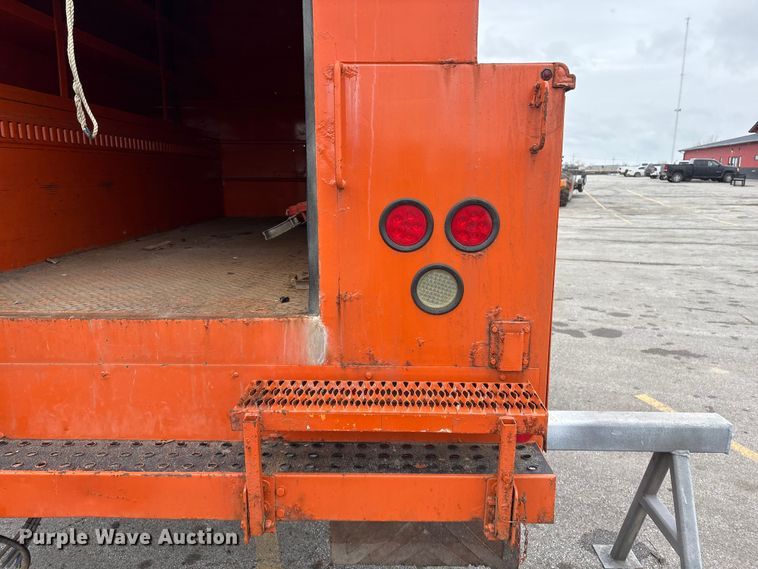 image for item FG2566 Reading UR132ADW-D utility bed