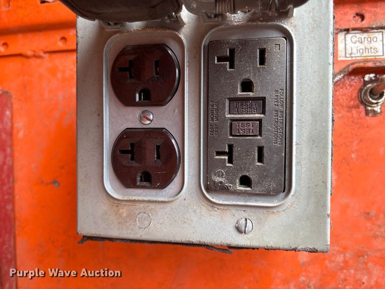 image for item FG2566 Reading UR132ADW-D utility bed