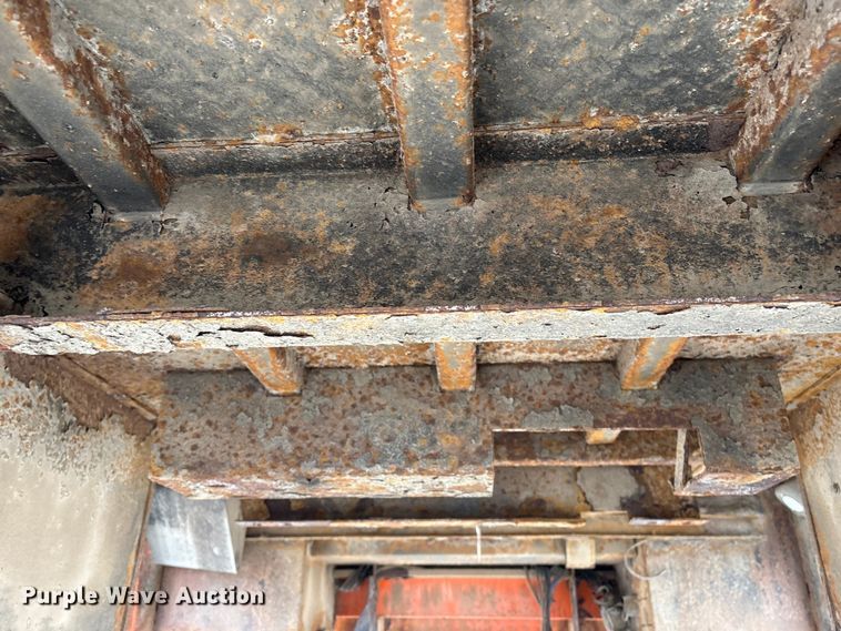 image for item FG2566 Reading UR132ADW-D utility bed