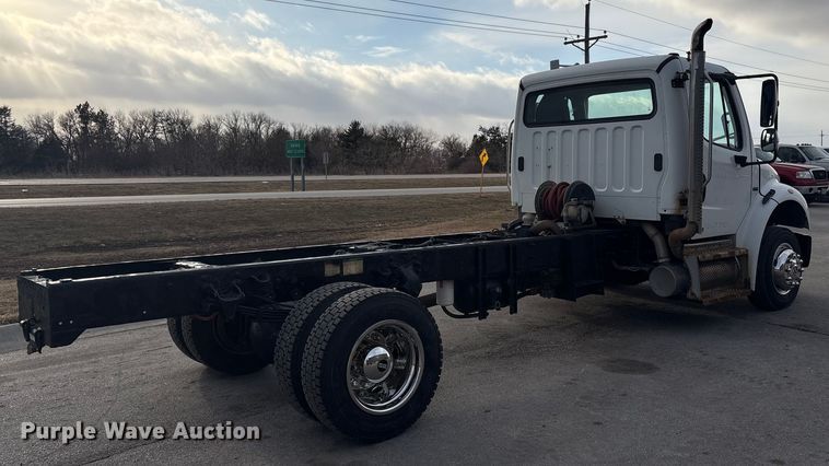 image for item FG2569 2008 Freightliner Business Class M2 semi truck