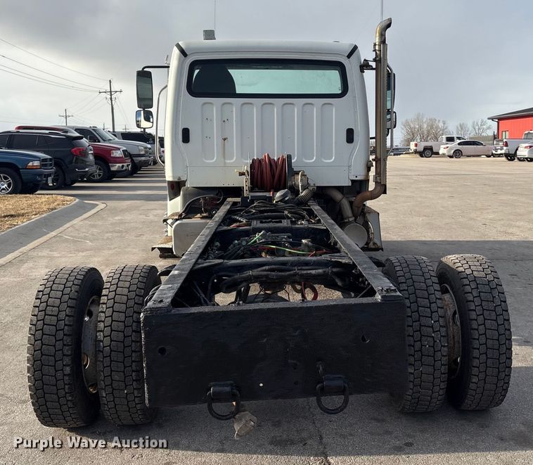 image for item FG2569 2008 Freightliner Business Class M2 semi truck